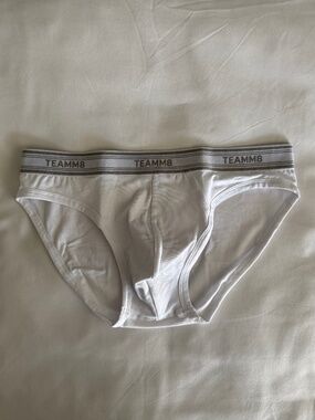 teamm8 | Classic Brief White - Size Medium
